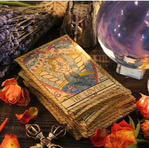 How to Interpret a Past Life Tarot Spread by Psychic Raina
